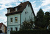 Stuttgart-Möhringen: 2-3 Familienhaus mit gr. Innenhof und zusätzl.Werkstattgebäude. 338qm Wfl., laufend modernisiert.