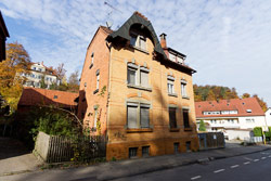 3 Familienhaus mit Scheune und Baugrundstück. Stuttgart-Kaltental